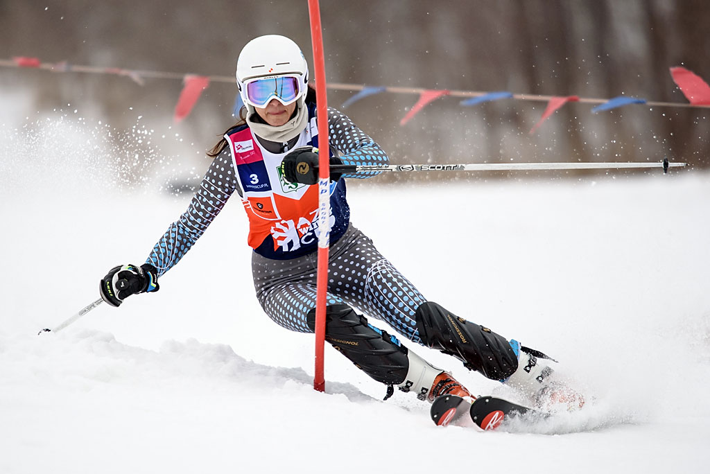 Magdalena Niewiadoma walczy o medal na trasie pierwszego przejazdu slalomu